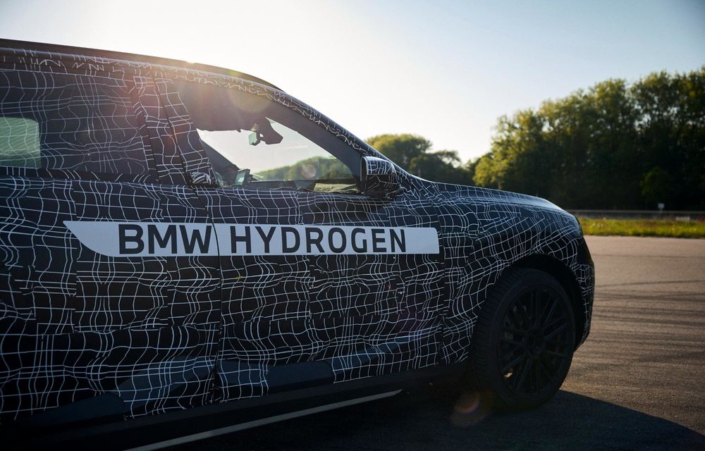 BMW: Primele imagini cu noul iX5 Hydrogen de serie. Lansare în 2028 - Poza 11