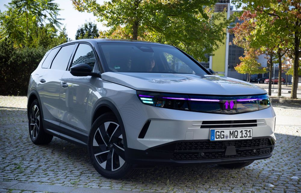 Opel: faruri inteligente care își schimbă culoarea pentru pietoni - Poza 4