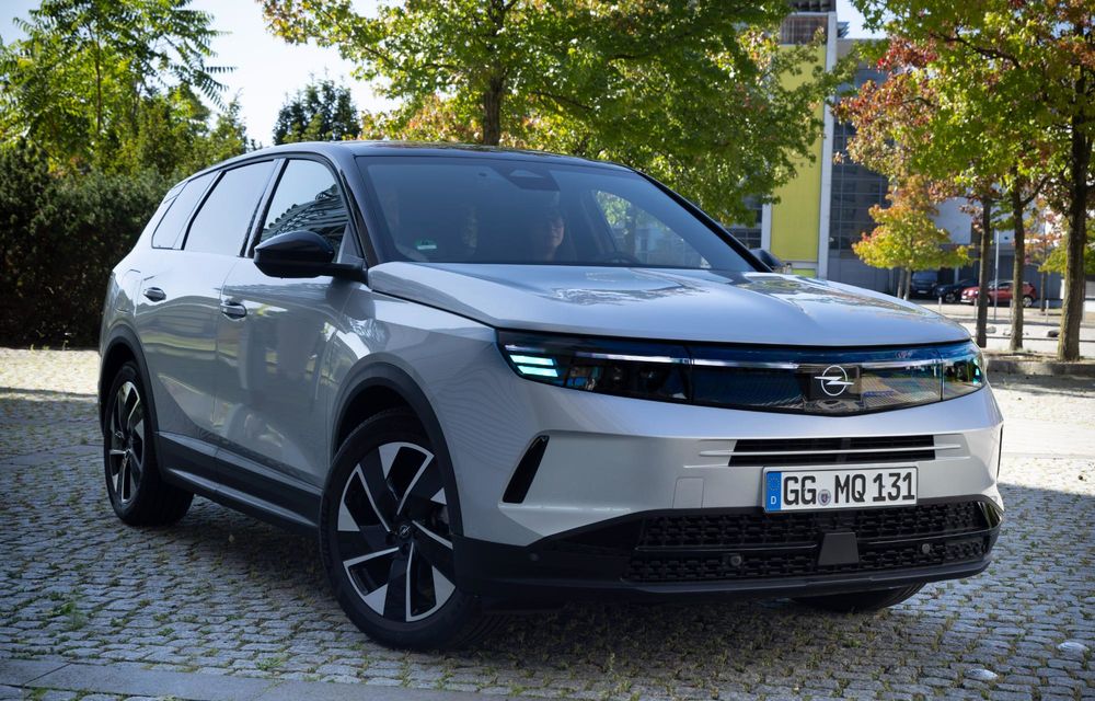 Opel: faruri inteligente care își schimbă culoarea pentru pietoni - Poza 5
