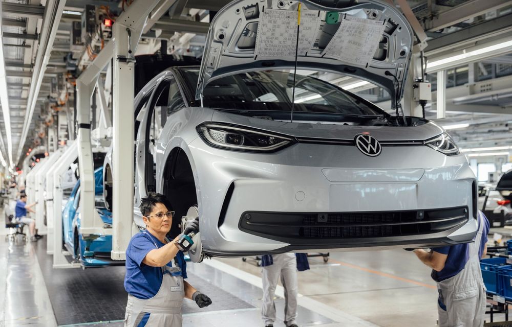 Volkswagen va opri temporar producția de mașini electrice în Germania - Poza 1