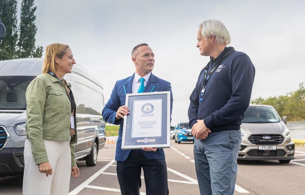 REPORTAJ: Am intrat în Cartea Recordurilor Guinness alături de Ford Transit - Poza 1