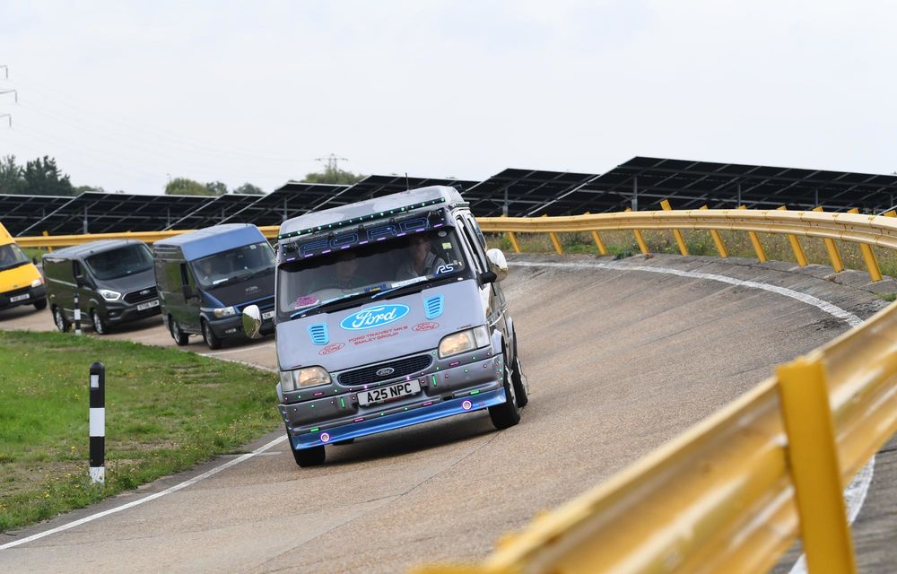 REPORTAJ: Am intrat în Cartea Recordurilor Guinness alături de Ford Transit - Poza 20
