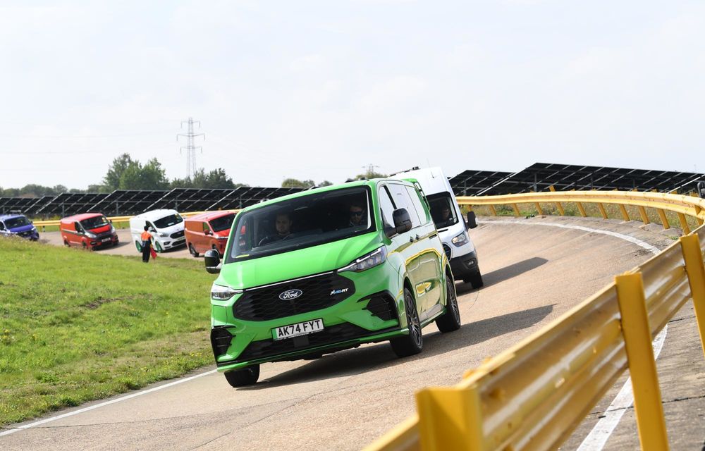 REPORTAJ: Am intrat în Cartea Recordurilor Guinness alături de Ford Transit - Poza 30