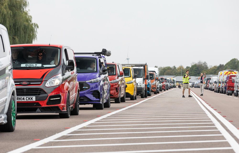 REPORTAJ: Am intrat în Cartea Recordurilor Guinness alături de Ford Transit - Poza 61