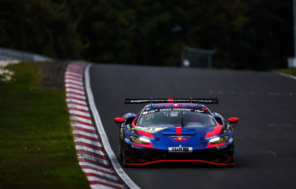 Max Verstappen câștigă prima sa cursă la Nurburgring, la volanul unui Ferrari 296 GT3 - Poza 2