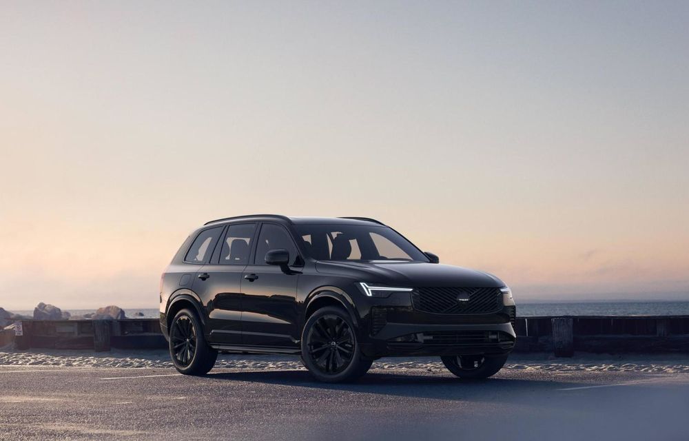 Noul Volvo XC90 Black Edition: ediție specială vopsită în negru - Poza 1