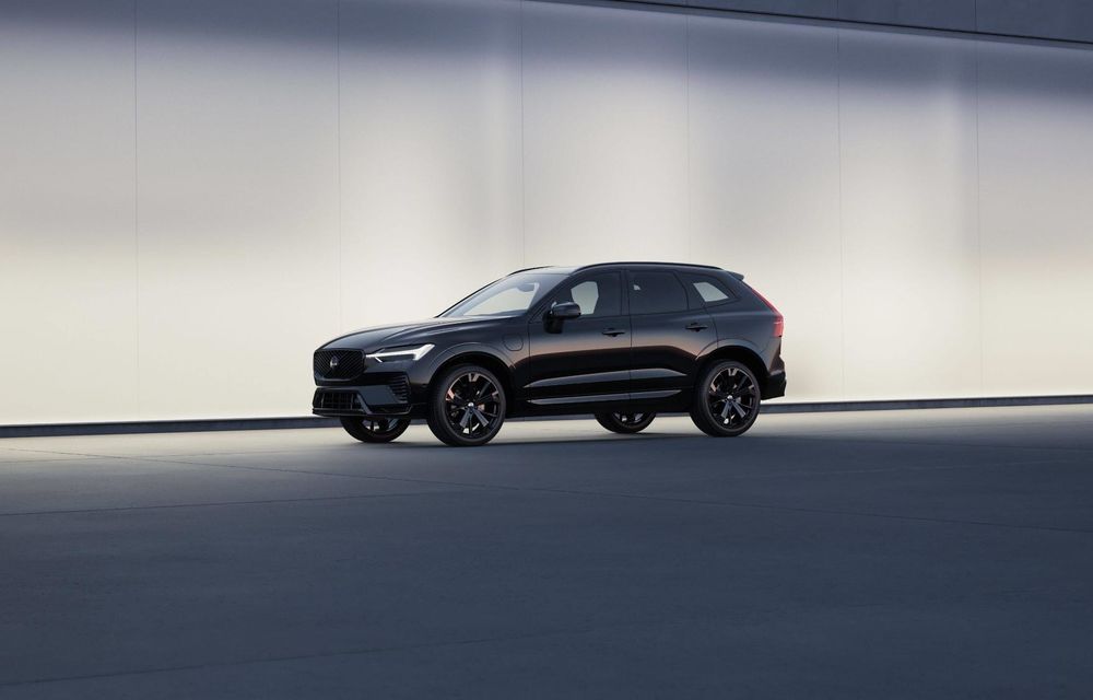Noul Volvo XC90 Black Edition: ediție specială vopsită în negru - Poza 7