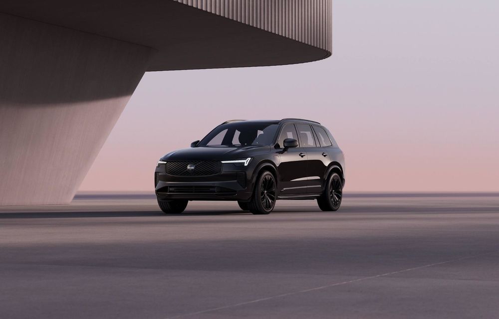 Noul Volvo XC90 Black Edition: ediție specială vopsită în negru - Poza 6