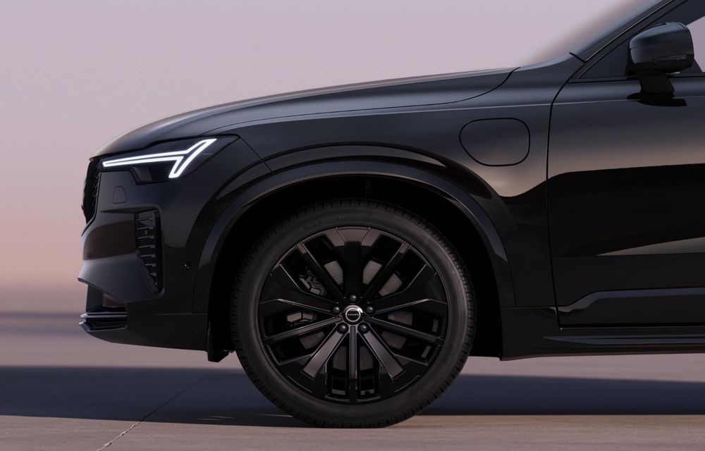 Noul Volvo XC90 Black Edition: ediție specială vopsită în negru - Poza 11