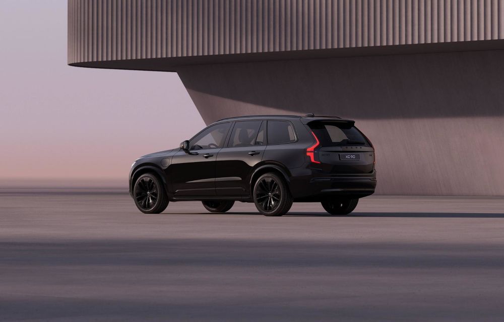 Noul Volvo XC90 Black Edition: ediție specială vopsită în negru - Poza 12