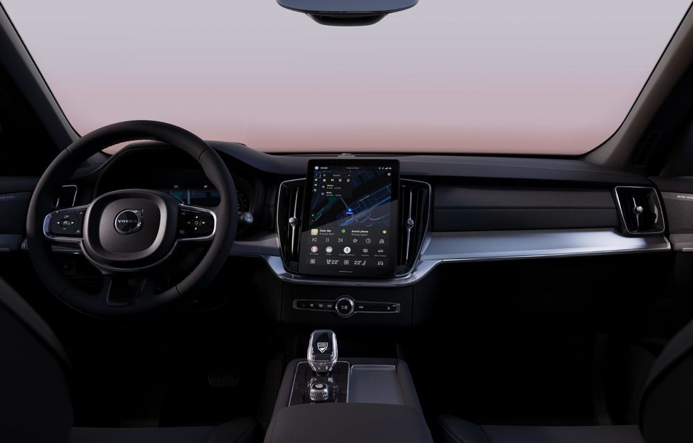 Noul Volvo XC90 Black Edition: ediție specială vopsită în negru - Poza 15