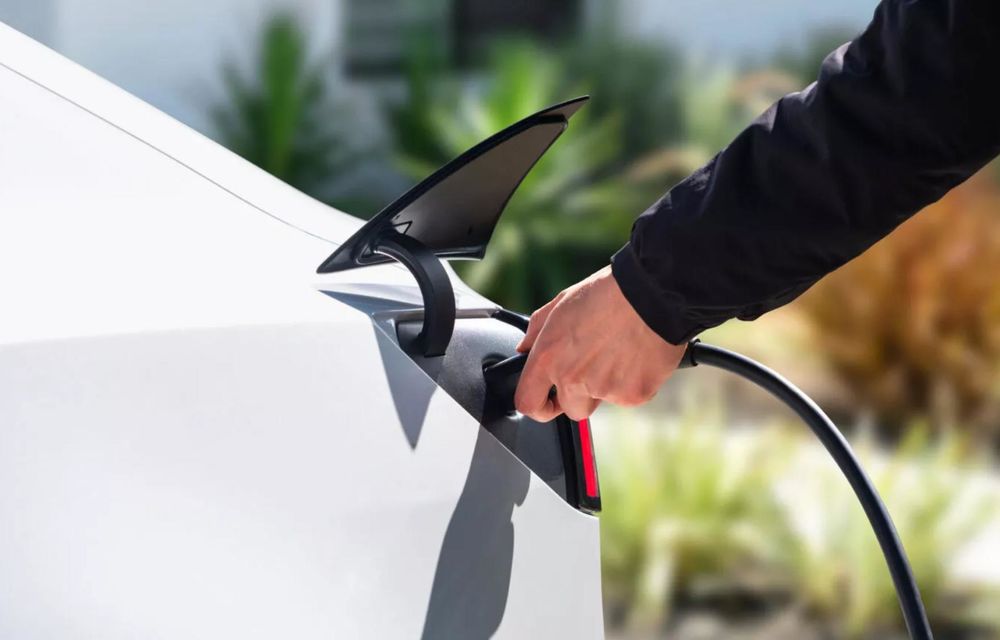 Noua Tesla Model 3 Standard: cea mai accesibilă versiune costă 38.600 dolari - Poza 13