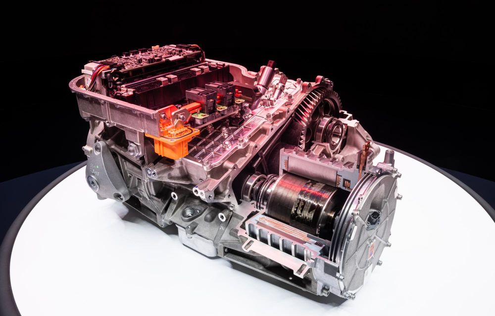 Noul Ferrari Elettrica: primele imagini oficiale cu noul model electric - Poza 16