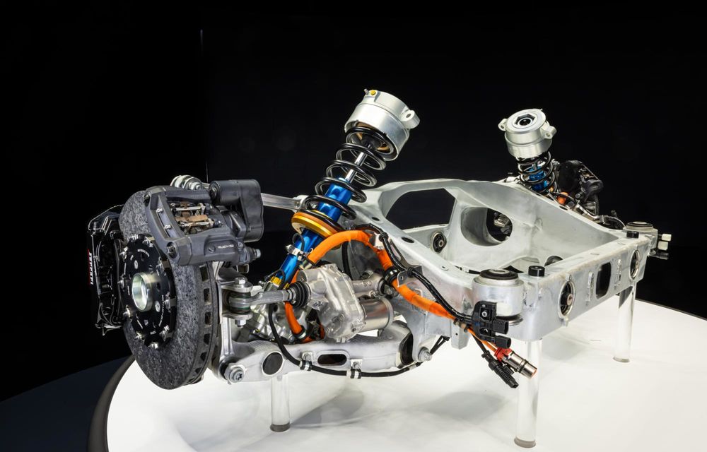 Noul Ferrari Elettrica: primele imagini oficiale cu noul model electric - Poza 38