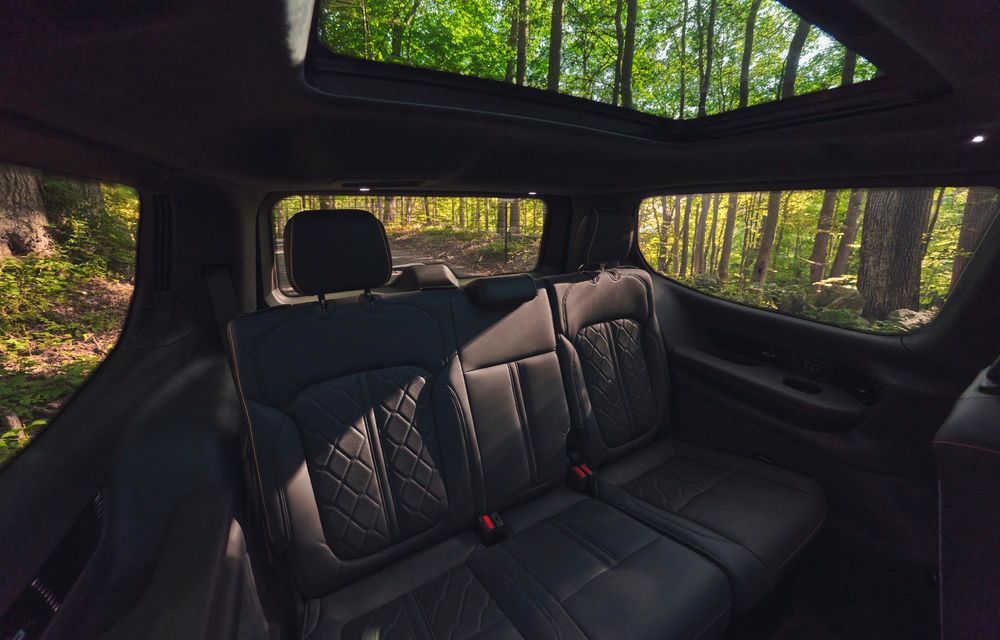 Noul Jeep Grand Wagoneer facelift: primul model al mărcii disponibil cu range extender - Poza 21