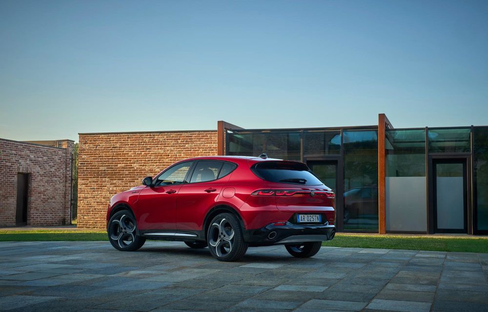 Noua Alfa Romeo Tonale facelift: motorizare mild-hybrid mai puternică - Poza 4