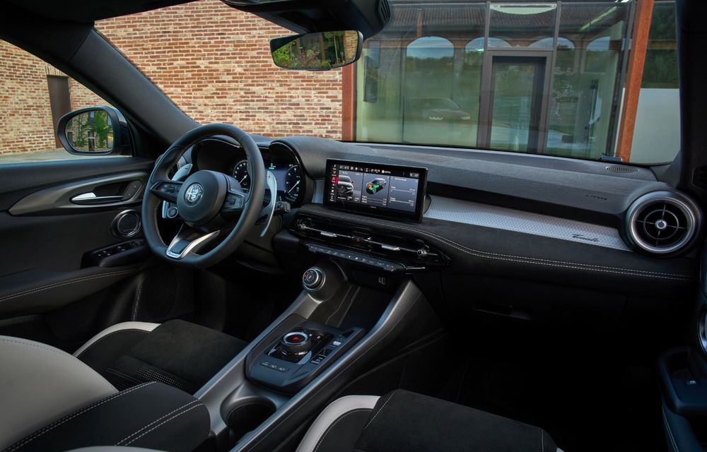 Noua Alfa Romeo Tonale facelift: motorizare mild-hybrid mai puternică - Poza 8