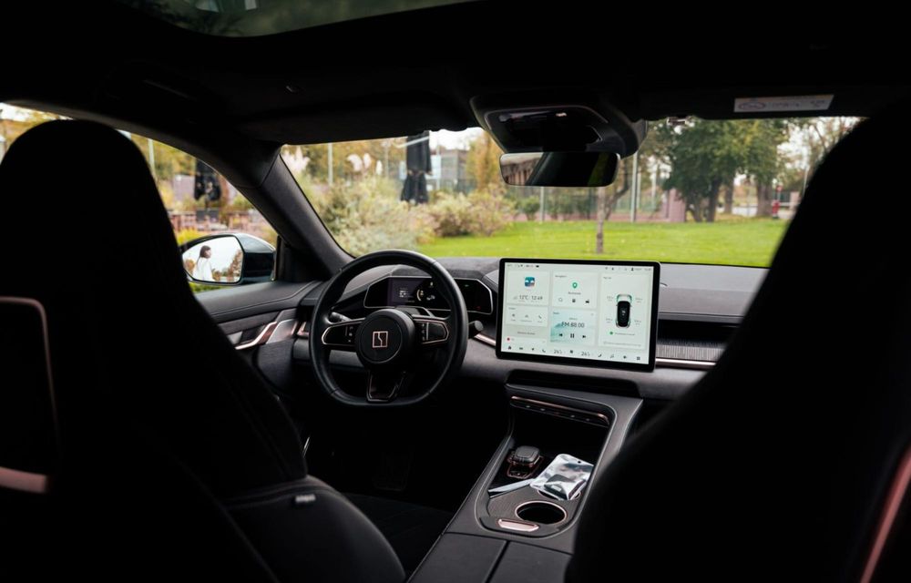 Marca Zeekr a debutat oficial în România: disponibile 3 modele electrice - Poza 7 Marca Zeekr a debutat oficial în România: disponibile 3 modele electrice - Poza 7