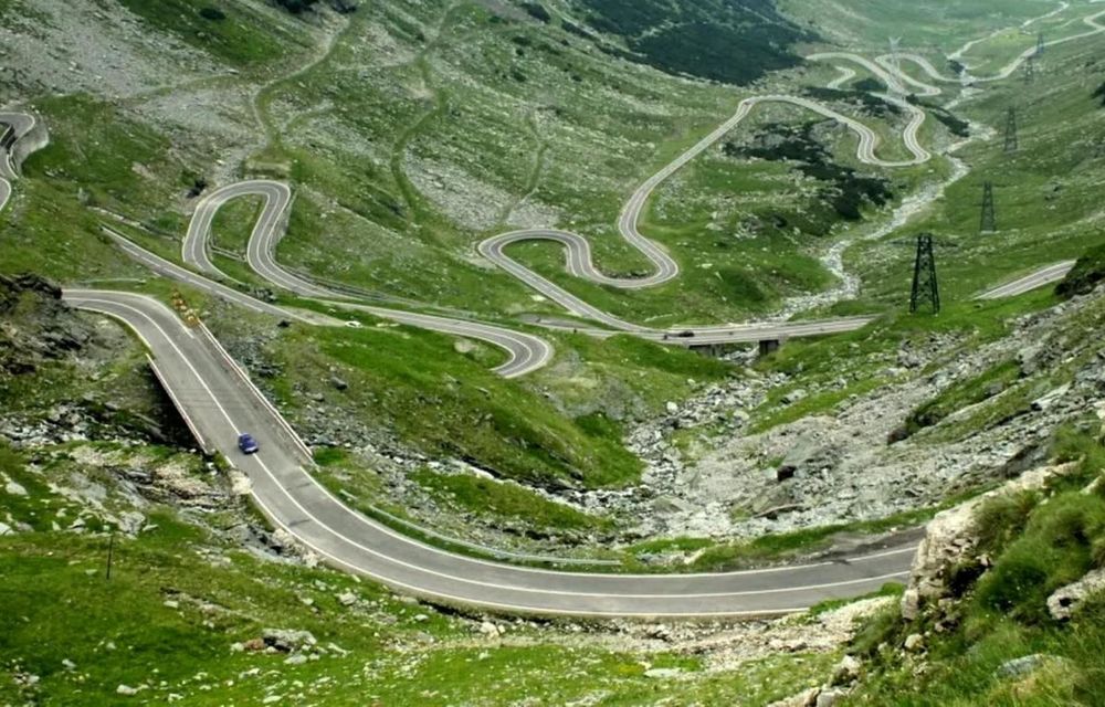 Circulație închisă pe Transfăgărășan și Transalpina din cauza condițiilor meteo nefavorabile - Poza 1