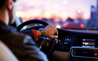 Uniunea Europeană anunță reguli noi: permis de conducere de la 17 ani