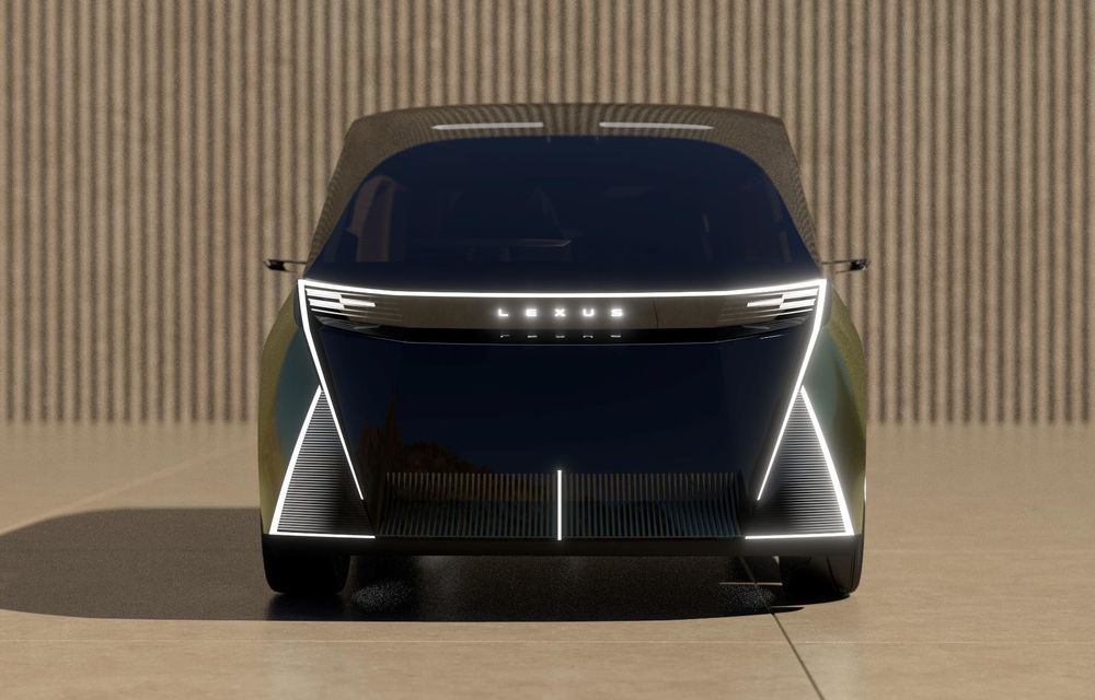 Lexus LS renaște sub forma unui monovolum cu 6 roți - Poza 4 Lexus LS renaște sub forma unui monovolum cu 6 roți - Poza 4