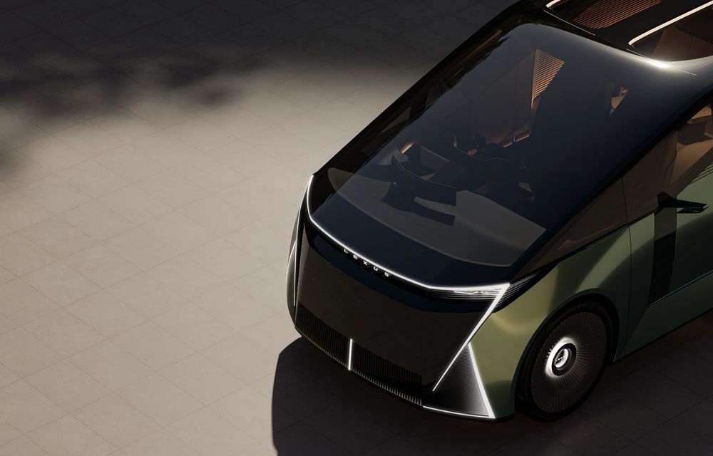 Lexus LS renaște sub forma unui monovolum cu 6 roți - Poza 16 Lexus LS renaște sub forma unui monovolum cu 6 roți - Poza 16