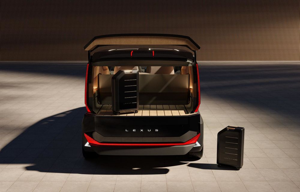 Lexus LS renaște sub forma unui monovolum cu 6 roți - Poza 17 Lexus LS renaște sub forma unui monovolum cu 6 roți - Poza 17