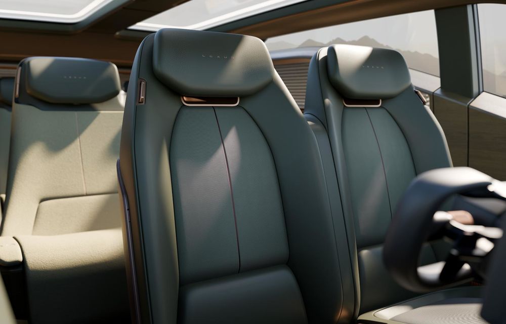 Lexus LS renaște sub forma unui monovolum cu 6 roți - Poza 19 Lexus LS renaște sub forma unui monovolum cu 6 roți - Poza 19