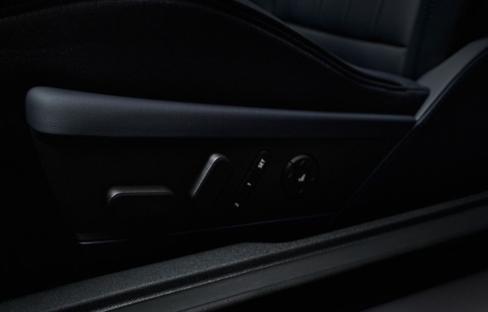 Noul Mini Cooper Paul Smith Edition, creat în colaborare cu celebrul creator de modă - Poza 14 Noul Mini Cooper Paul Smith Edition, creat în colaborare cu celebrul creator de modă - Poza 14