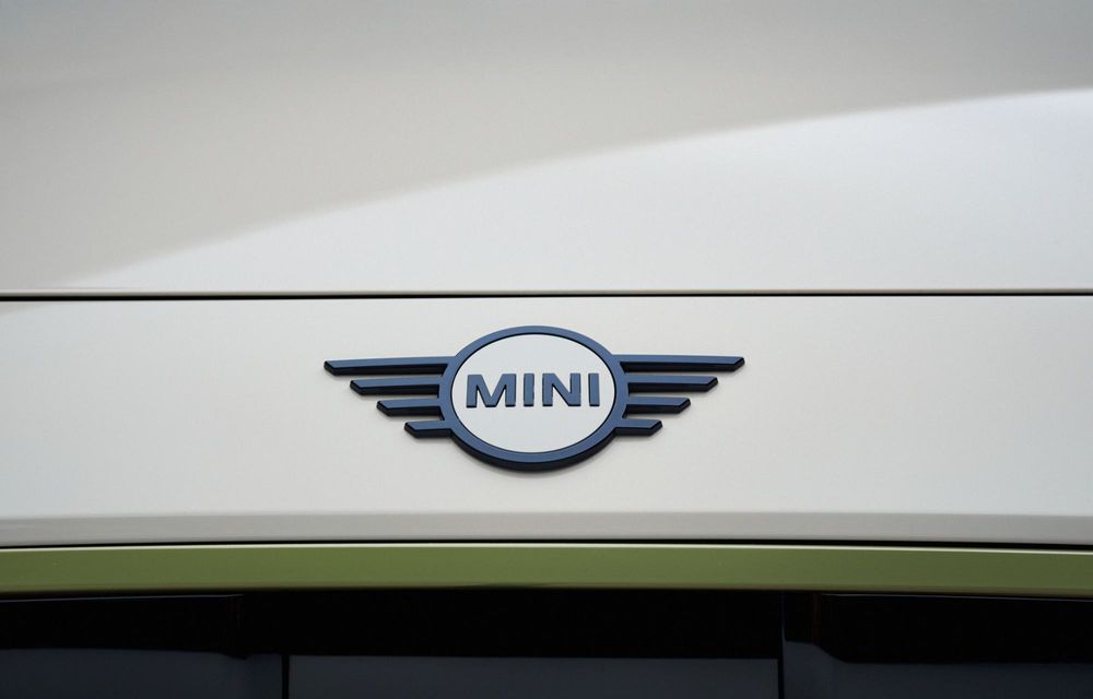 Noul Mini Cooper Paul Smith Edition, creat în colaborare cu celebrul creator de modă - Poza 16 Noul Mini Cooper Paul Smith Edition, creat în colaborare cu celebrul creator de modă - Poza 16