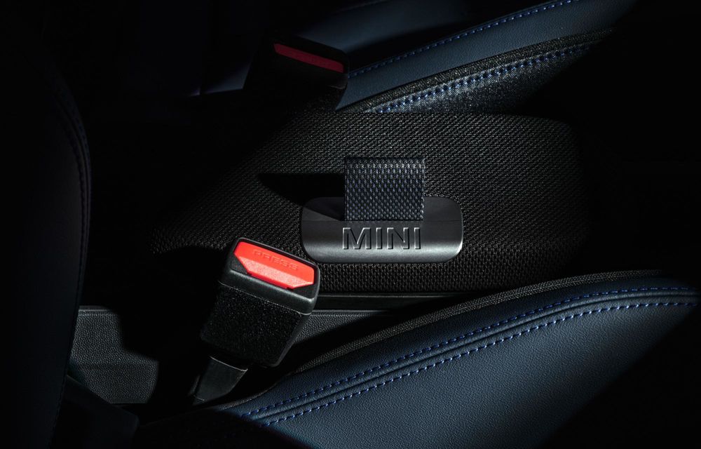 Noul Mini Cooper Paul Smith Edition, creat în colaborare cu celebrul creator de modă - Poza 17 Noul Mini Cooper Paul Smith Edition, creat în colaborare cu celebrul creator de modă - Poza 17