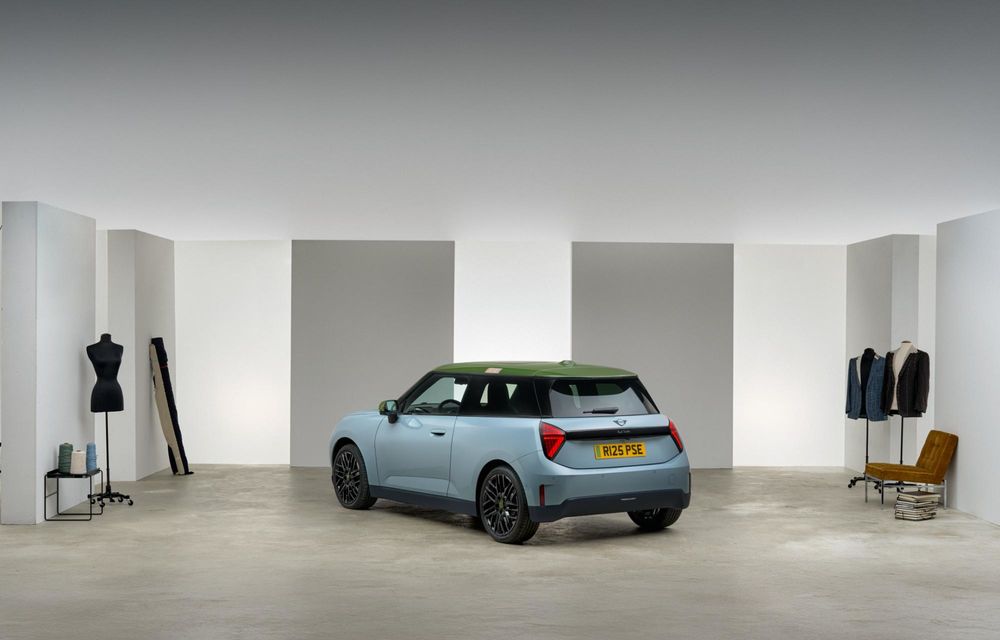 Noul Mini Cooper Paul Smith Edition, creat în colaborare cu celebrul creator de modă - Poza 24 Noul Mini Cooper Paul Smith Edition, creat în colaborare cu celebrul creator de modă - Poza 24