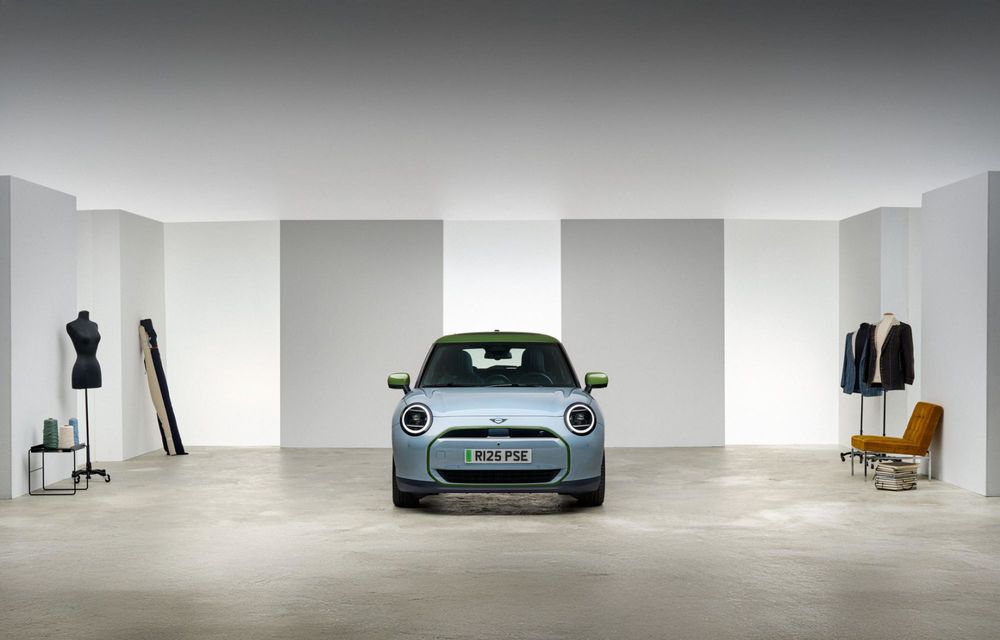 Noul Mini Cooper Paul Smith Edition, creat în colaborare cu celebrul creator de modă - Poza 26 Noul Mini Cooper Paul Smith Edition, creat în colaborare cu celebrul creator de modă - Poza 26