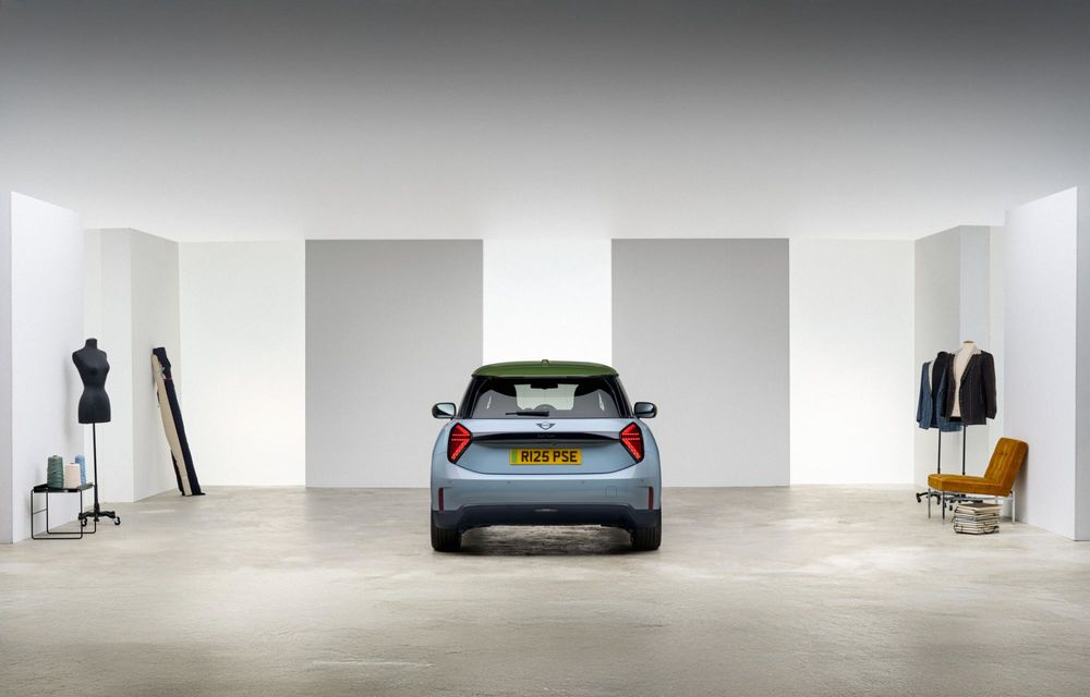 Noul Mini Cooper Paul Smith Edition, creat în colaborare cu celebrul creator de modă - Poza 28 Noul Mini Cooper Paul Smith Edition, creat în colaborare cu celebrul creator de modă - Poza 28