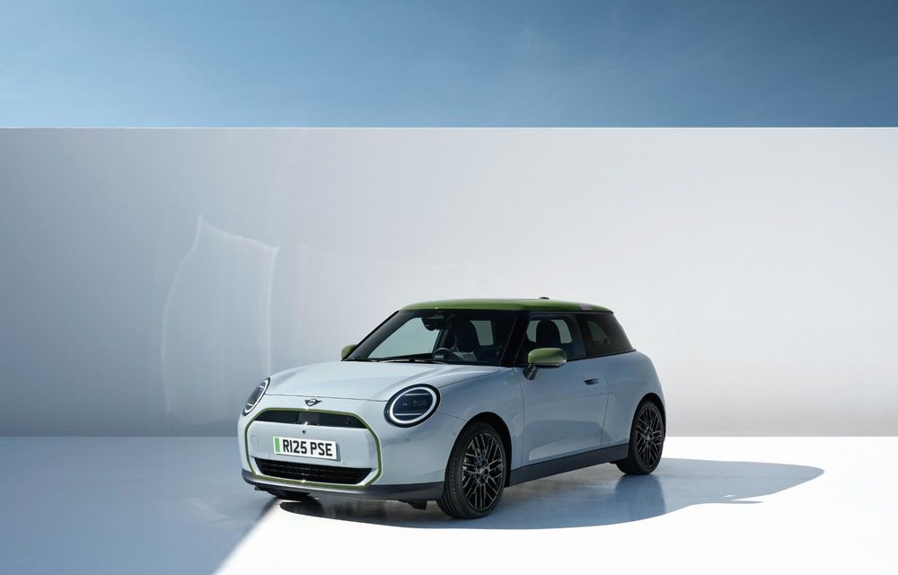 Noul Mini Cooper Paul Smith Edition, creat în colaborare cu celebrul creator de modă - Poza 32 Noul Mini Cooper Paul Smith Edition, creat în colaborare cu celebrul creator de modă - Poza 32