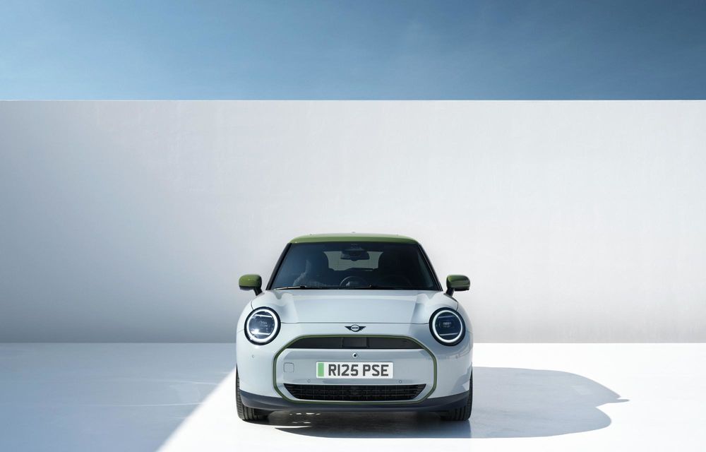 Noul Mini Cooper Paul Smith Edition, creat în colaborare cu celebrul creator de modă - Poza 33 Noul Mini Cooper Paul Smith Edition, creat în colaborare cu celebrul creator de modă - Poza 33