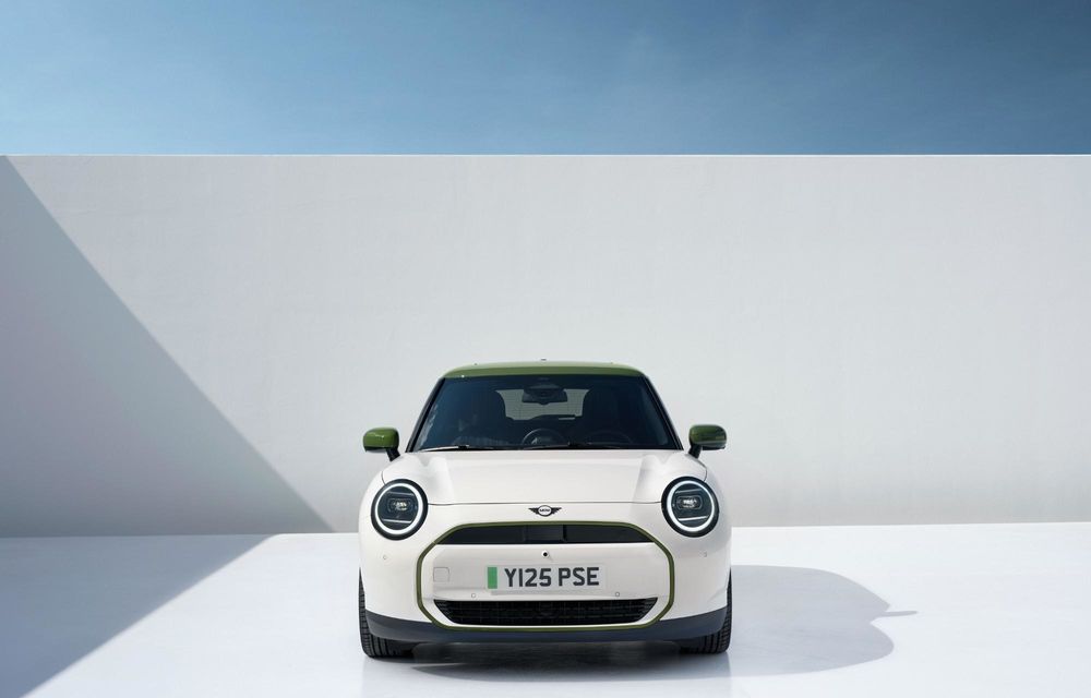 Noul Mini Cooper Paul Smith Edition, creat în colaborare cu celebrul creator de modă - Poza 41 Noul Mini Cooper Paul Smith Edition, creat în colaborare cu celebrul creator de modă - Poza 41