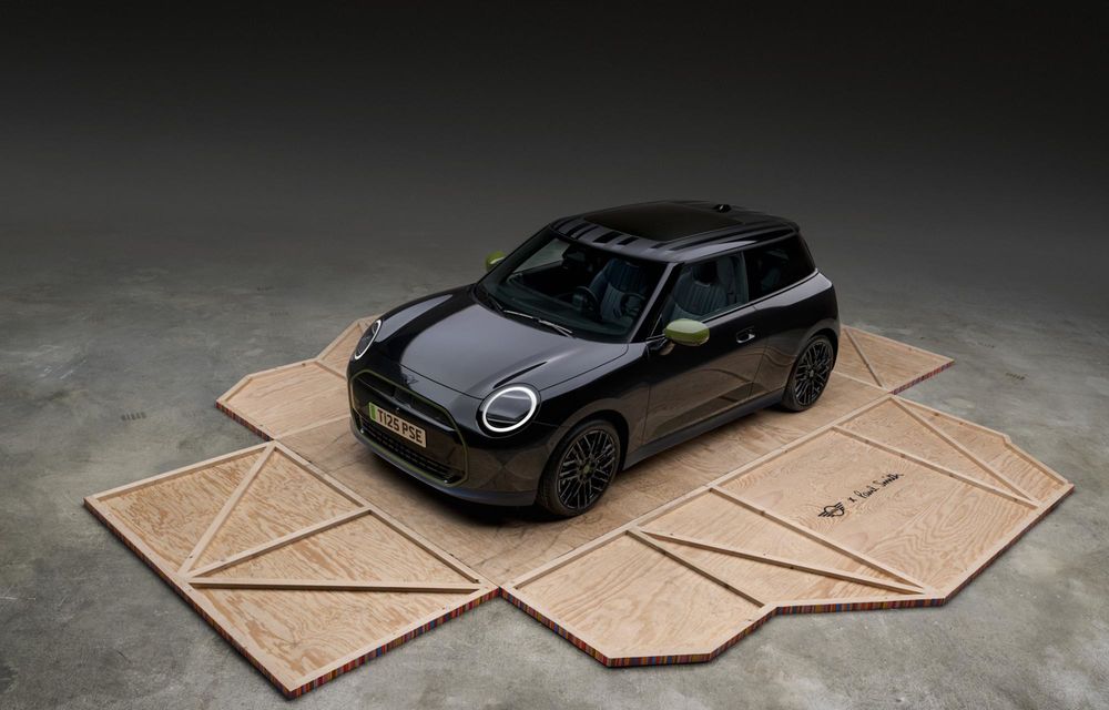 Noul Mini Cooper Paul Smith Edition, creat în colaborare cu celebrul creator de modă - Poza 44 Noul Mini Cooper Paul Smith Edition, creat în colaborare cu celebrul creator de modă - Poza 44