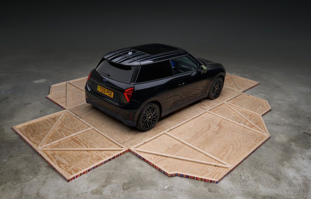 Noul Mini Cooper Paul Smith Edition, creat în colaborare cu celebrul creator de modă - Poza 46 Noul Mini Cooper Paul Smith Edition, creat în colaborare cu celebrul creator de modă - Poza 46