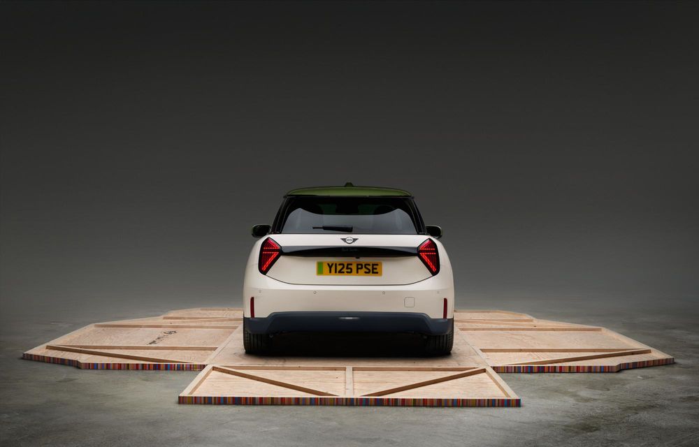 Noul Mini Cooper Paul Smith Edition, creat în colaborare cu celebrul creator de modă - Poza 55 Noul Mini Cooper Paul Smith Edition, creat în colaborare cu celebrul creator de modă - Poza 55