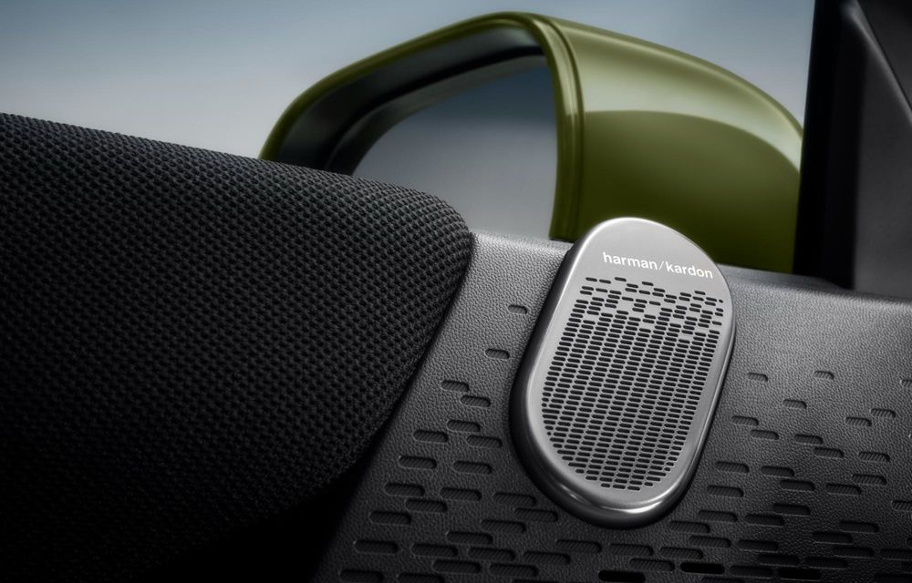 Noul Mini Cooper Paul Smith Edition, creat în colaborare cu celebrul creator de modă - Poza 68 Noul Mini Cooper Paul Smith Edition, creat în colaborare cu celebrul creator de modă - Poza 68