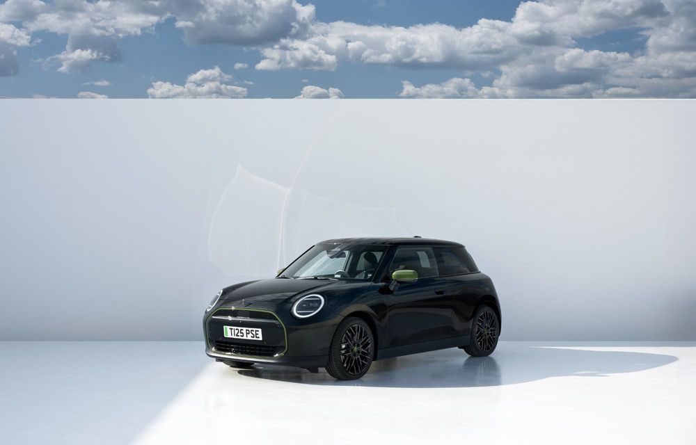 Noul Mini Cooper Paul Smith Edition, creat în colaborare cu celebrul creator de modă - Poza 36 Noul Mini Cooper Paul Smith Edition, creat în colaborare cu celebrul creator de modă - Poza 36