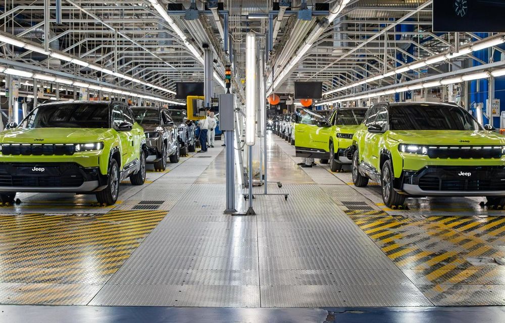 Stellantis începe producția noului Jeep Compass în Italia - Poza 1 Stellantis începe producția noului Jeep Compass în Italia - Poza 1