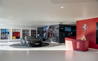 Ferrari deschide oficial reprezentanța din România. Noul Amalfi, oaspete de seamă