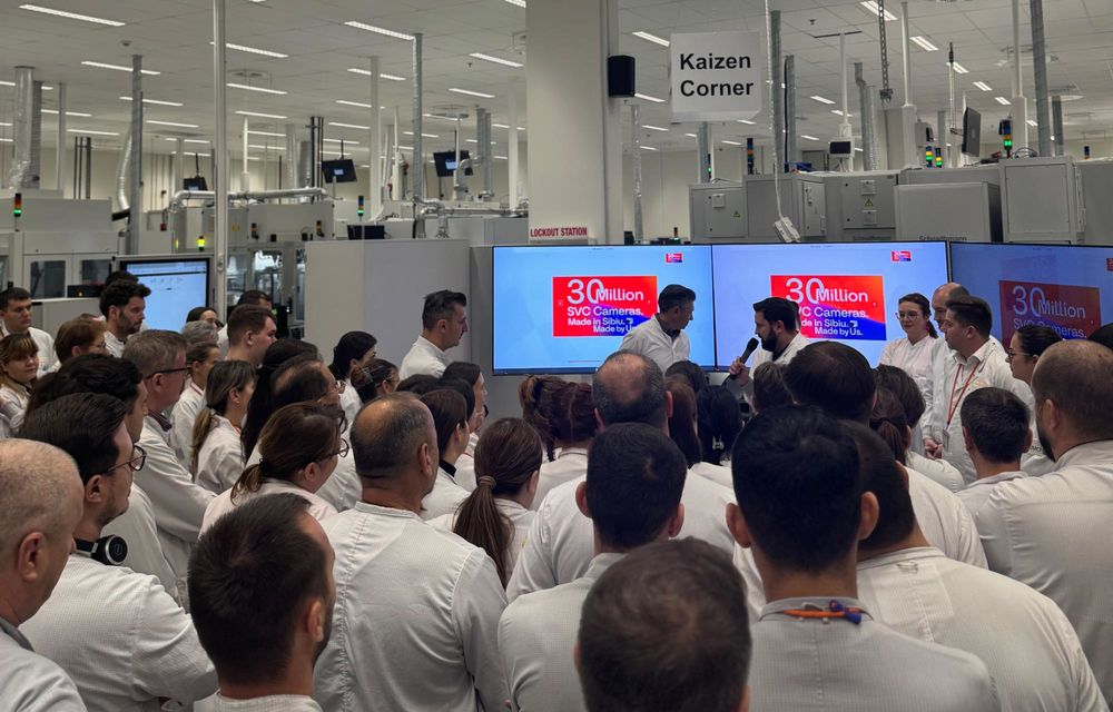 Fabricat în România. Aumovio a produs 30 de milioane de camere cu vedere panoramică la Sibiu - Poza 2 Fabricat în România. Aumovio a produs 30 de milioane de camere cu vedere panoramică la Sibiu - Poza 2