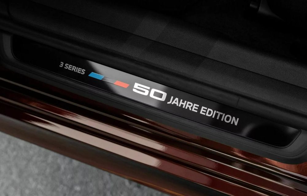 BMW Seria 3 aniversează 50 de ani prin ediția specială M340i xDrive 50 Jahre Edition - Poza 6 BMW Seria 3 aniversează 50 de ani prin ediția specială M340i xDrive 50 Jahre Edition - Poza 6
