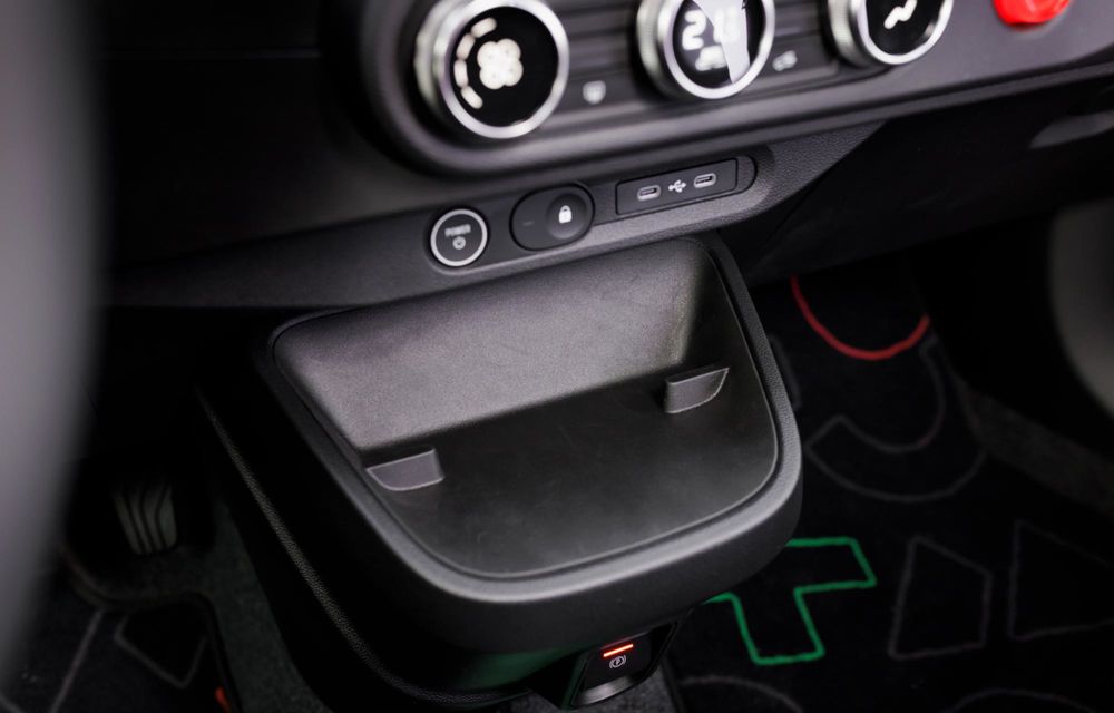 Noul Renault Twingo electric este aici: autonomie de 263 kilometri - Poza 46 Noul Renault Twingo electric este aici: autonomie de 263 kilometri - Poza 46