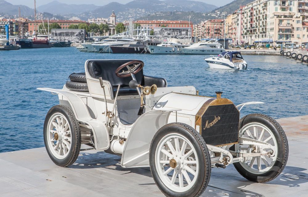 Mercedes-Benz: 125 de ani de la apariția primei mașini care poartă numele Mercedes - Poza 2 Mercedes-Benz: 125 de ani de la apariția primei mașini care poartă numele Mercedes - Poza 2