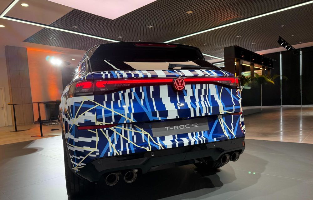 Imagini noi cu viitorul Volkswagen T-Roc R: motor mild-hybrid de 333 CP - Poza 8 Imagini noi cu viitorul Volkswagen T-Roc R: motor mild-hybrid de 333 CP - Poza 8