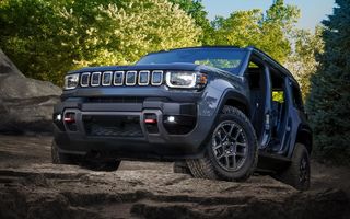 Noul Jeep Recon, un SUV electric cu 650 cai putere și uși detașabile Noul Jeep Recon, un SUV electric cu 650 cai putere și uși detașabile
